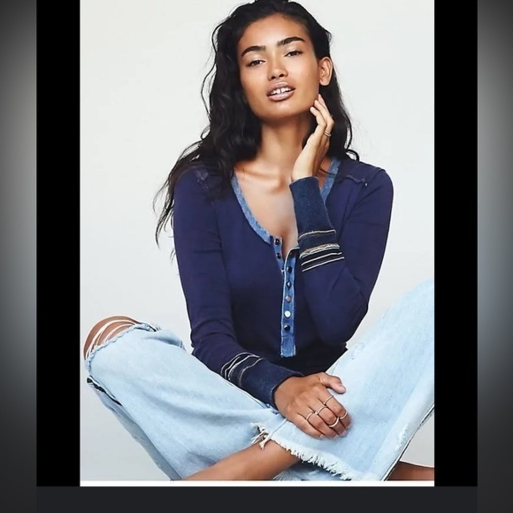 Free People  We the Free oversized long sleeve Dallas Henley Top size Medium